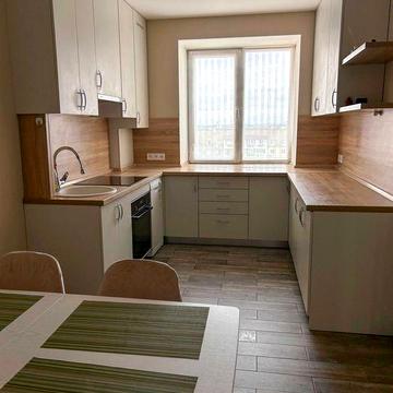 3-кімнатна квартира, новобудова з панорамою на Дніпро, центр. Митниця 100 кв.м