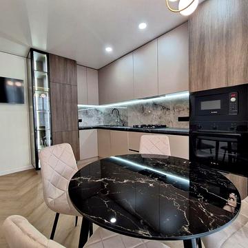 Продаж великої квартири у ЖК Famely Plaza ЖК Famely Plaza