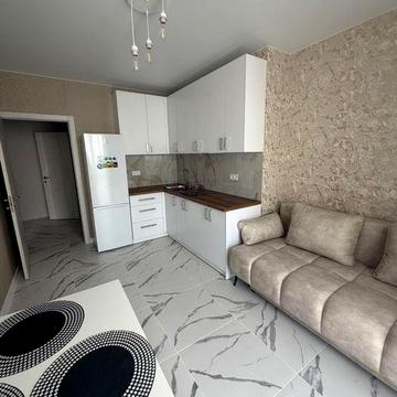 Продам  1 кв  43 кв м Жк Мира 3  6/9 ЖК Мира 3