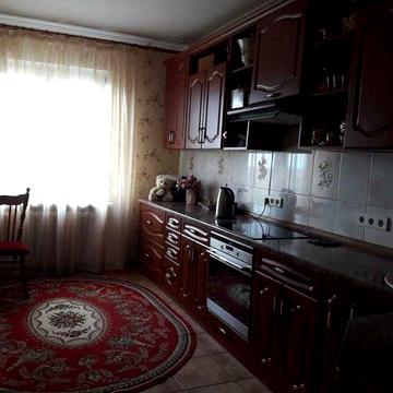Оренда 3-х кімнатна квартира вулиця Милославська 4