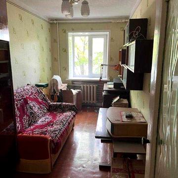 Продаж 3к квартири на Універсальній 11