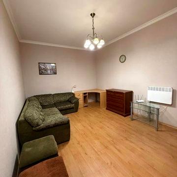 Продам 3-кімнатний будинок 61 м² з власним двором 21 м² на пр. Лесі Українки