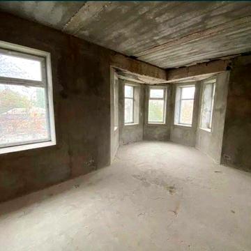 Продаж 3 - 4 кім. квартири 105 кв.м. по ул. Защука 40 А