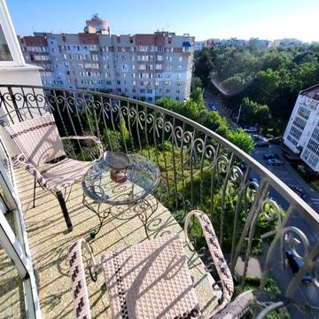 Продаж 4 кімнатної квартири на Поділлі