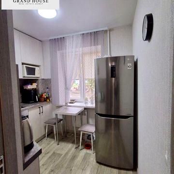 Продам 2 кімнатну квартиру з сучасним ремонтом на в. Ак. Корольова