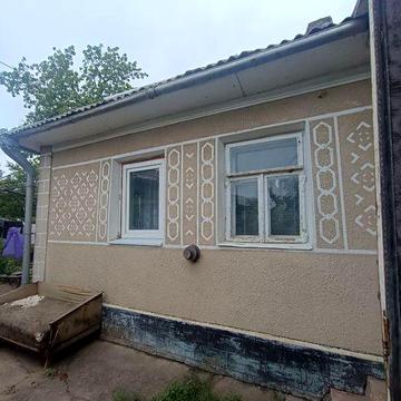 Продаж частини будинку в центрі Довжку