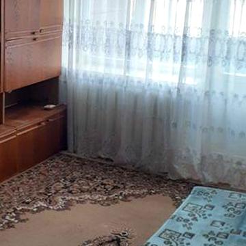 Здаеться житло для хлопця на Гамалея . Ціна вже з платежами.