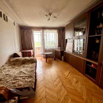 Продаж 3к квартири, вул. Дж. Леннона, цегляний будинок