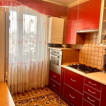 Трикімнатна з індивідуальним опаленням. 68кв.м.Васильків