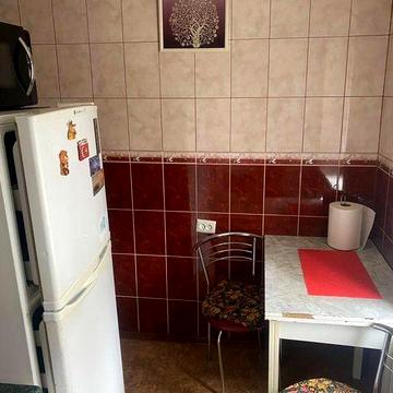 Продам 3 х  Полякова. 2 этаж