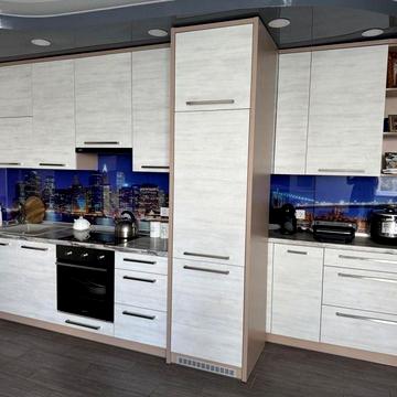 Продам 3-комн квартиру в районе Луговская ул.