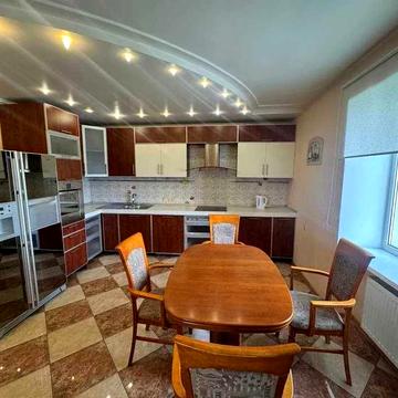 пр Берестейський 103, простора 4к, м Житомирська,Святошино