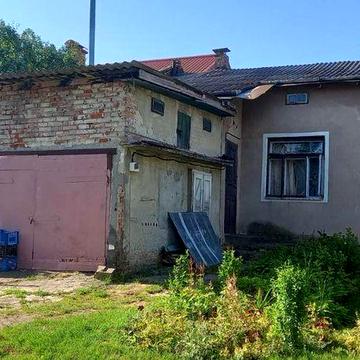 Продаж будинку/особняку з ділянкою по вул. Варшавська