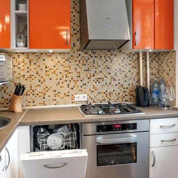 продам 3-кімнатну в Пятихатках (Бам) біля гольфполя