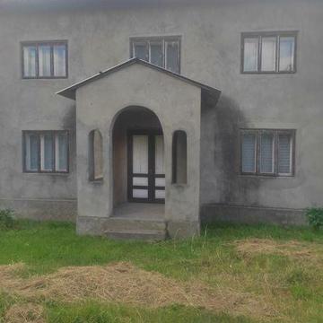 Будинок в селі Ржавенці