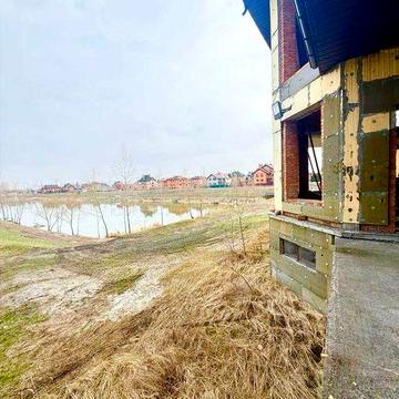 Продам будинок. Двоповерховий. 10 соток ділянки! Деснянський район, котеджне містечко закритого типу. БЕЗ КОМІСІЇ для покупця.