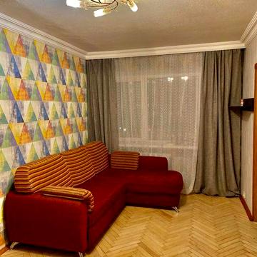 Двокімнатна затишна квартира - Дарницька Площа