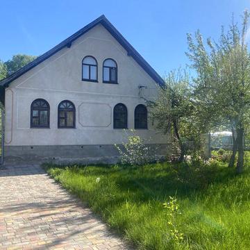 Продам 2-поверховий будинок у смт Брусилів (70 км від Києва)