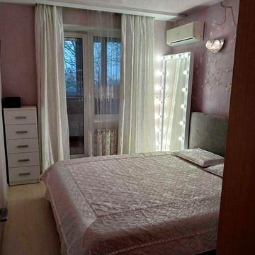 Здається 3-кімнатна квартира , жм Тополь 1 , буд.15