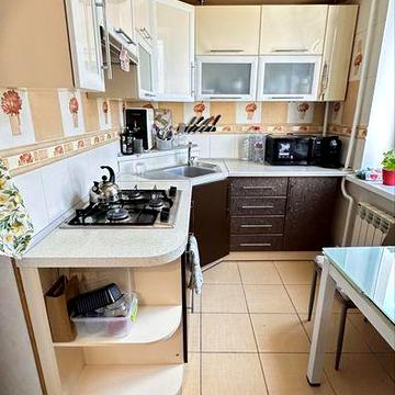 Продам 1 кімн. кв. Жадова, ремонт мебелі техніка