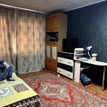 Продам однокімнатну в центрі