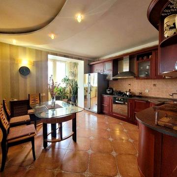 Продам 3кім квартиру біля моря | ЖК «Стожари», 10 ст. Великого Фонтану | 132 м² ЖК «Стожары»