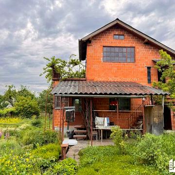 Продаж дачного будинку з можливістю проживання