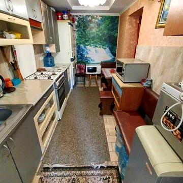 У продажу частина будинку з окремим двором