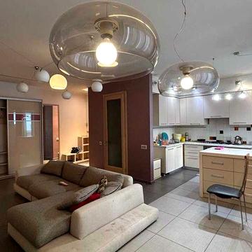 Сдам в аренду 4-х ком. кв.  Героев Труда, 32А. Новострой ! АВТОНОМНОЕ отопление