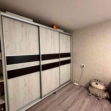 Продам 2 ком.в р-не ул.Титова/Строителей,14Б/