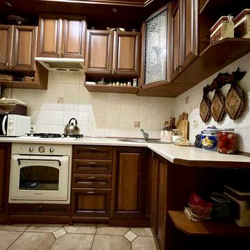 Вільна кімната по вул Городоцька , нове ліжко , поруч скриня , привокзальний , до центру 15 хв пішки