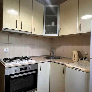 Продам 2к квартиру Новые дома Метро Дворец спорта.  2йэтаж\5ти