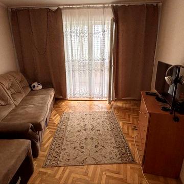 Продаж великої квартири в р-ні Центральної Митниці.