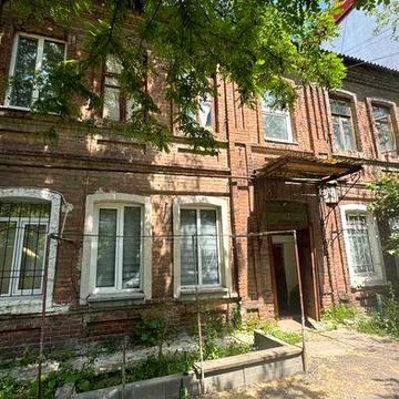 Продам 1-кімнатну квартиру на вул. Свєтлова, 44.