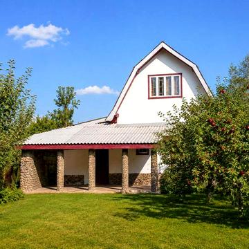 Продається дача з каміном, гаражем і лісом поруч. Село Братківці, ділянка 5.3 сот. Будинок 2 поверхи 43 м²