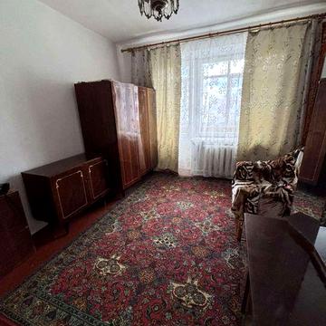 Здається на довготривалу оренду  1 к квартира по вул.Довженка