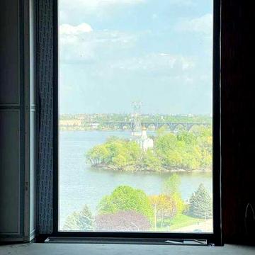 ЖК МАЯК, 1к квартира с видом на Днепр, 50000у.е