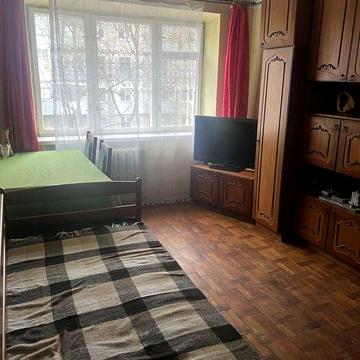Здам 2 кімнатну по вул.Дністерська