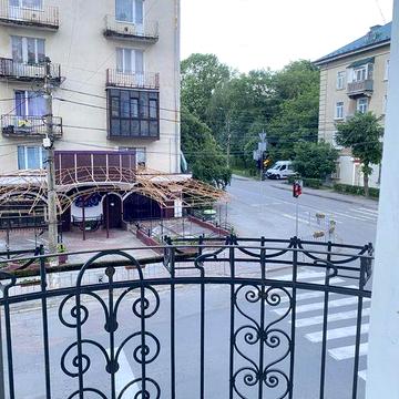 3-кімнатна квартира в самому серці міста .