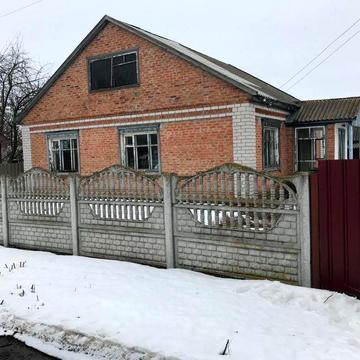 Будинок в селі Петрівці
