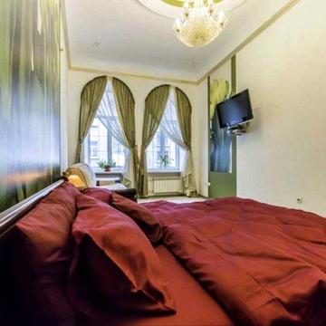 Метро Золоті Ворота-10 хв Рейтарська/Гончара/Ярославів Вал Софіївська площа Центр Києва ЖК Рейтарська 31
