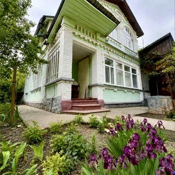Будинок  100 м² серед соснового лісу в центрі Ворзеля на 14 сотках. ВСІ  ДЕРЖПРОГРАМИ!!!