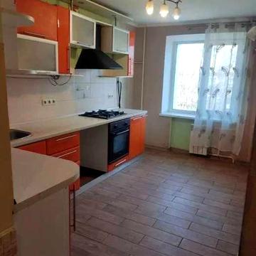 Продам 4-кімнатну квартиру (всі роздільні) вул. Новопольова Соломянський район