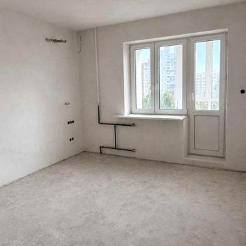 Продаж 3 кімнатної квартири 72 м² біля метро Оболонь, ремонт 70%, вид на озеро Йорданська