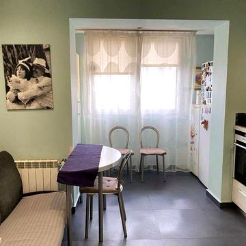 2кім.поруч з парком Перемоги,вул. Миропільська,метро Дарниця