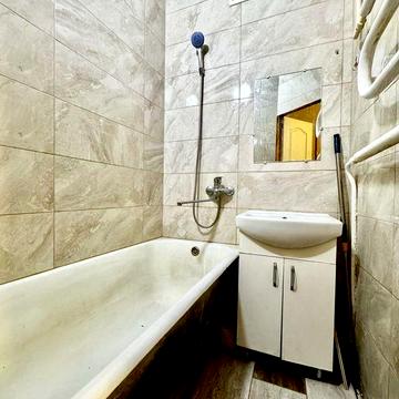 Продажа 3х квартира в кирпичном доме Саржин яр