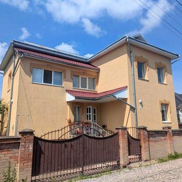 Будинок в Крихівцях