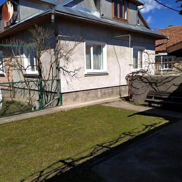 Продаж , обмін.Пів-особняк .