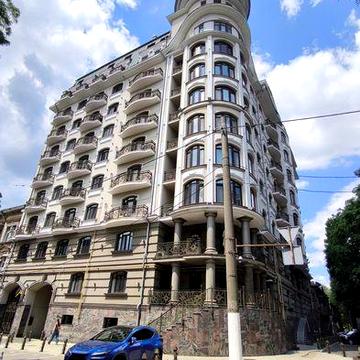Патриций, клубный дом у парка Шевченко. 2 спальни и кухня-гостиная. Квартира с котлом, ремонтом и мебелью ЖК Патриций