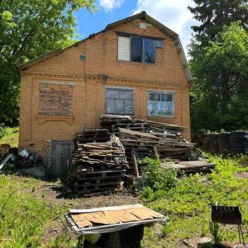 Продам дачу поряд з містом